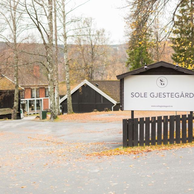 Sole Gjestegård skilt