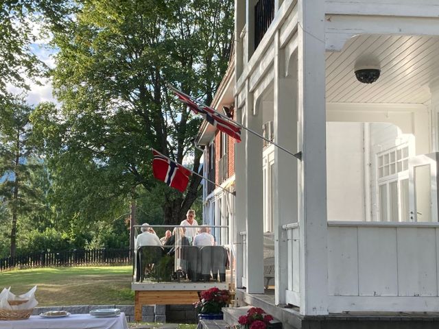 Uteservering på gammel gård