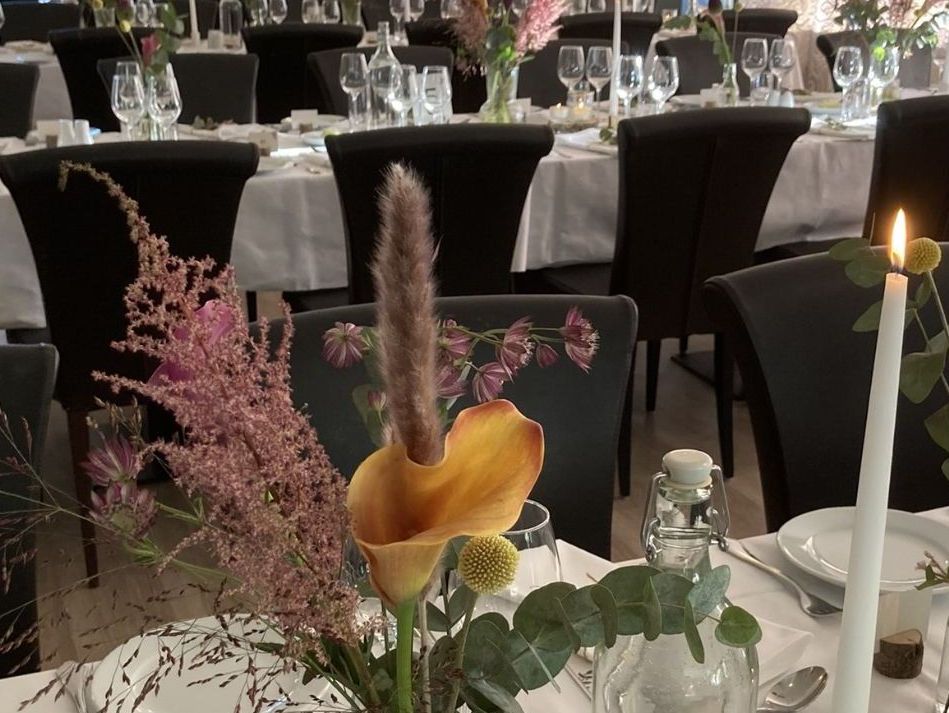 Langbord dekket til fest